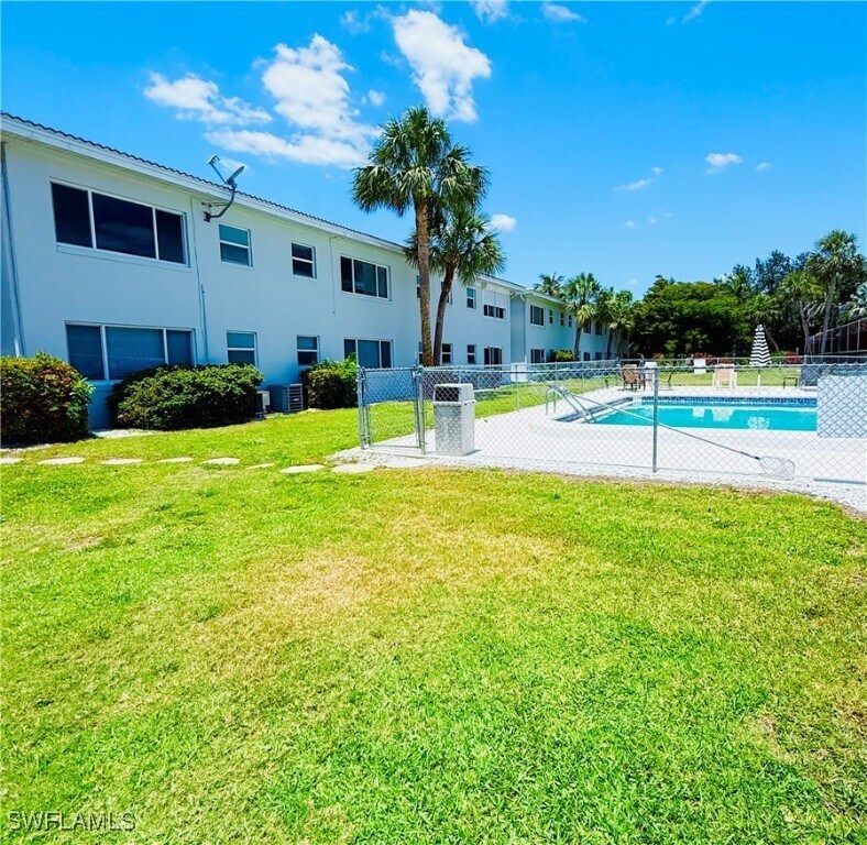 Foto principal - 3250 10th St N