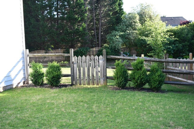 Building Photo - 2612 Stirrup Ridge Ln