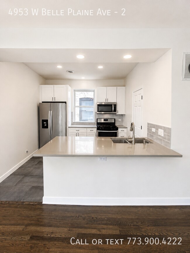 Foto del edificio - 4953 W Belle Plaine Ave