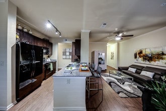 Building Photo - The Oaks at Northpointe