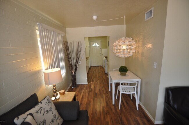 Foto del edificio - 7318 E Minnezona Ave