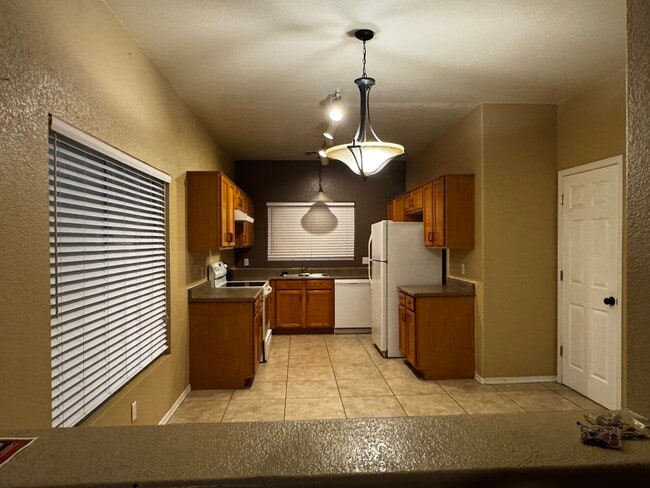 Foto del edificio - 10441 W Palm Ln