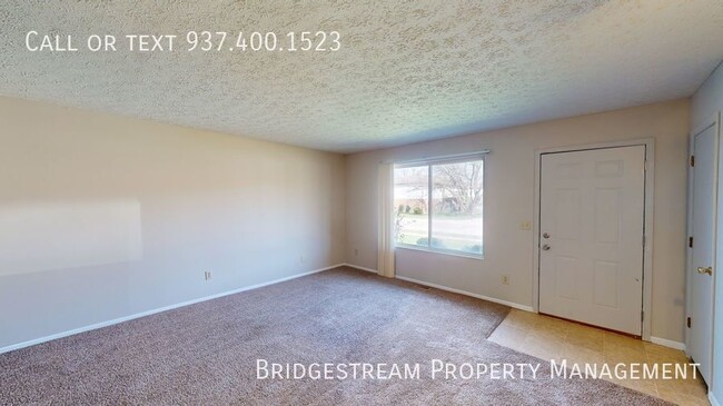 Building Photo - Updated ranch level 1 bedroom, 1 bath unit...