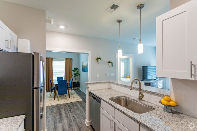 2BR, 2BA - 910SF - The Aria at Heritage Hills