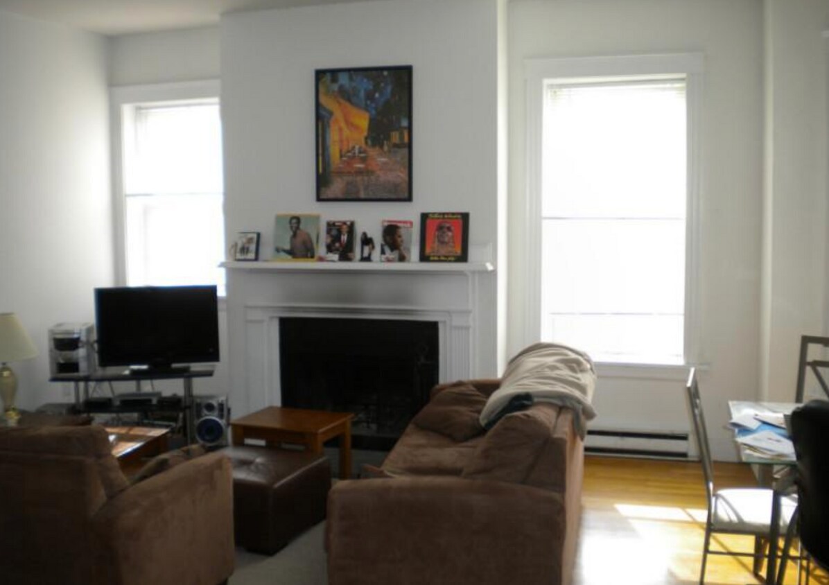 Primary Photo - 1742 Washington St