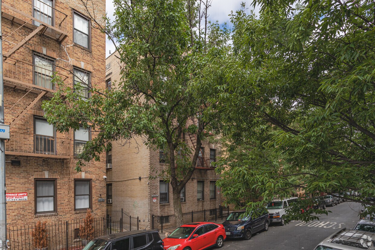 Building Photo - 3552 94th St