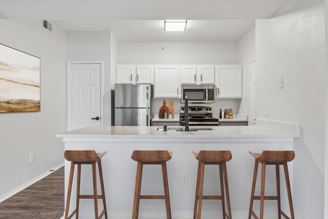 Signature Finishes - 530 Buckingham