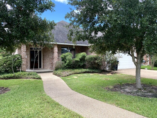 Building Photo - 8422 Alison Ave