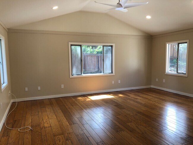 Family Room - 319 Marshall Dr