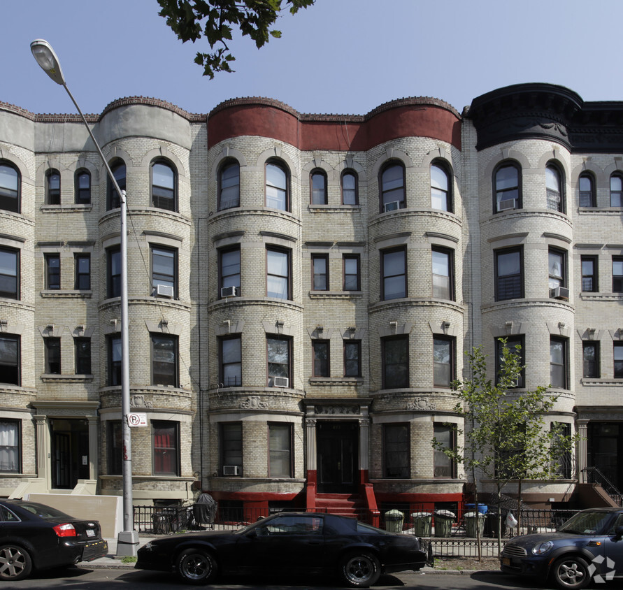 Building Photo - 277 Halsey St