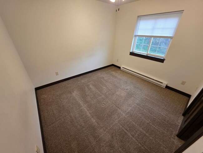 Building Photo - 210 Holm Ave