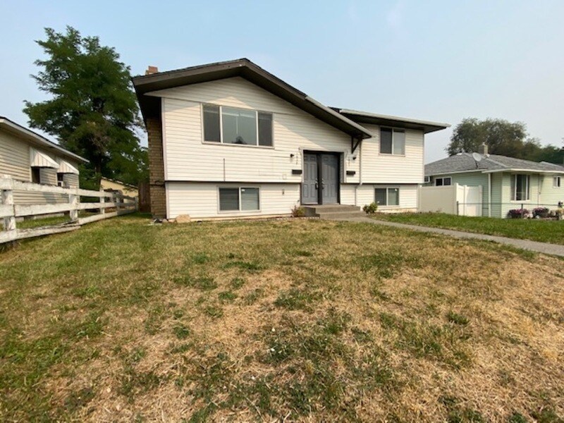 Primary Photo - 1629 E Rowan Ave