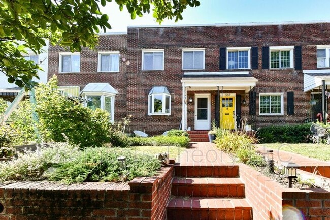 Foto del edificio - 509 E Luray Ave