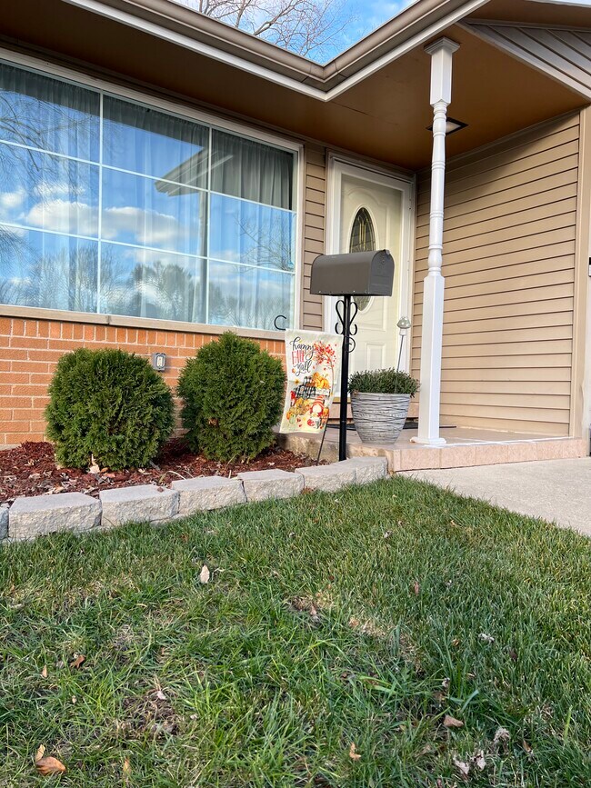 616 Saint Marys Pky, Buffalo Grove, IL 60089 House for Rent in