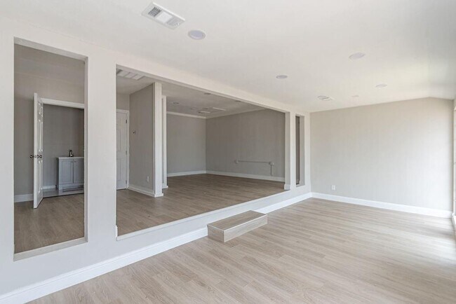 Building Photo - 2809 Market St