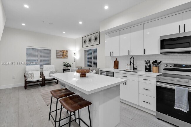 Foto del edificio - 1786 SW 9th St