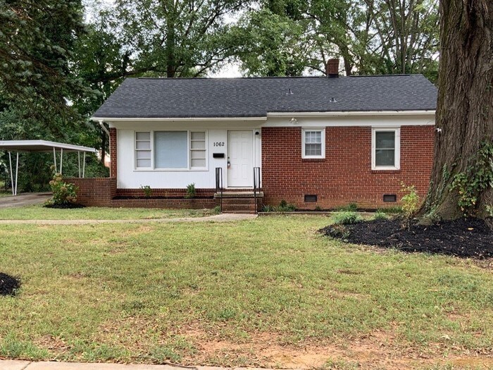 Primary Photo - 1062 Dresden Dr W