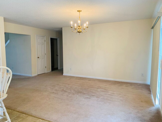Foto del edificio - Home Available in Chartwell Estates