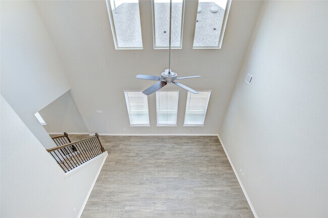 Foto del edificio - 821 Laguna Grn Ln