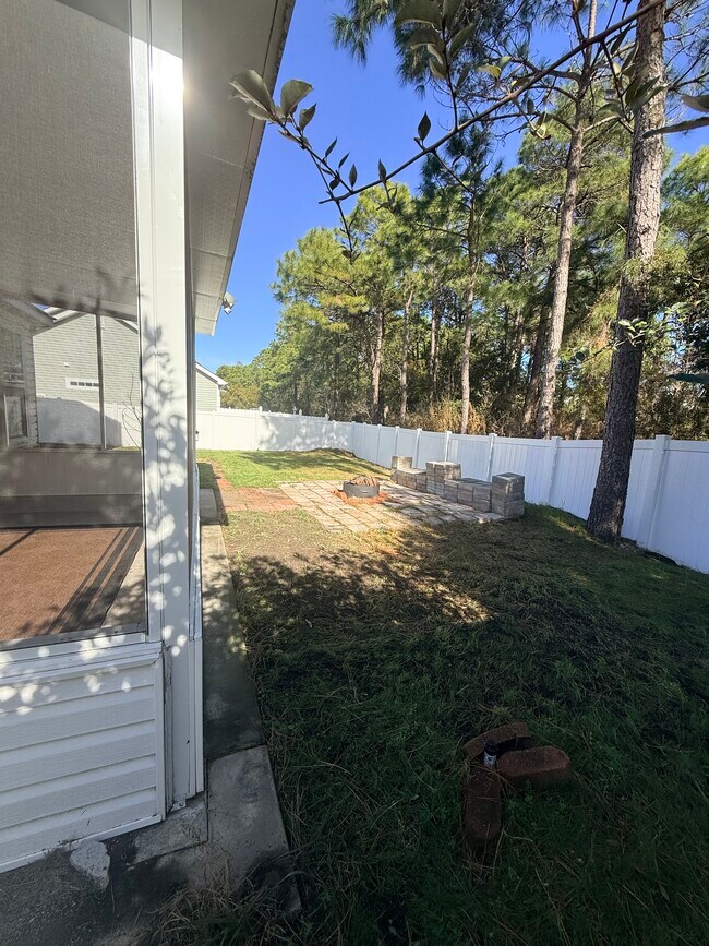 Building Photo - 834 Indianola Ct