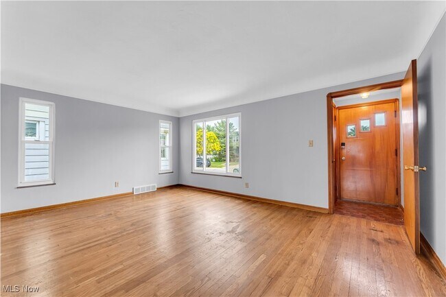 Foto del edificio - 3819 W 137th St