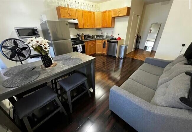 Foto del edificio - 1576 Tremont St