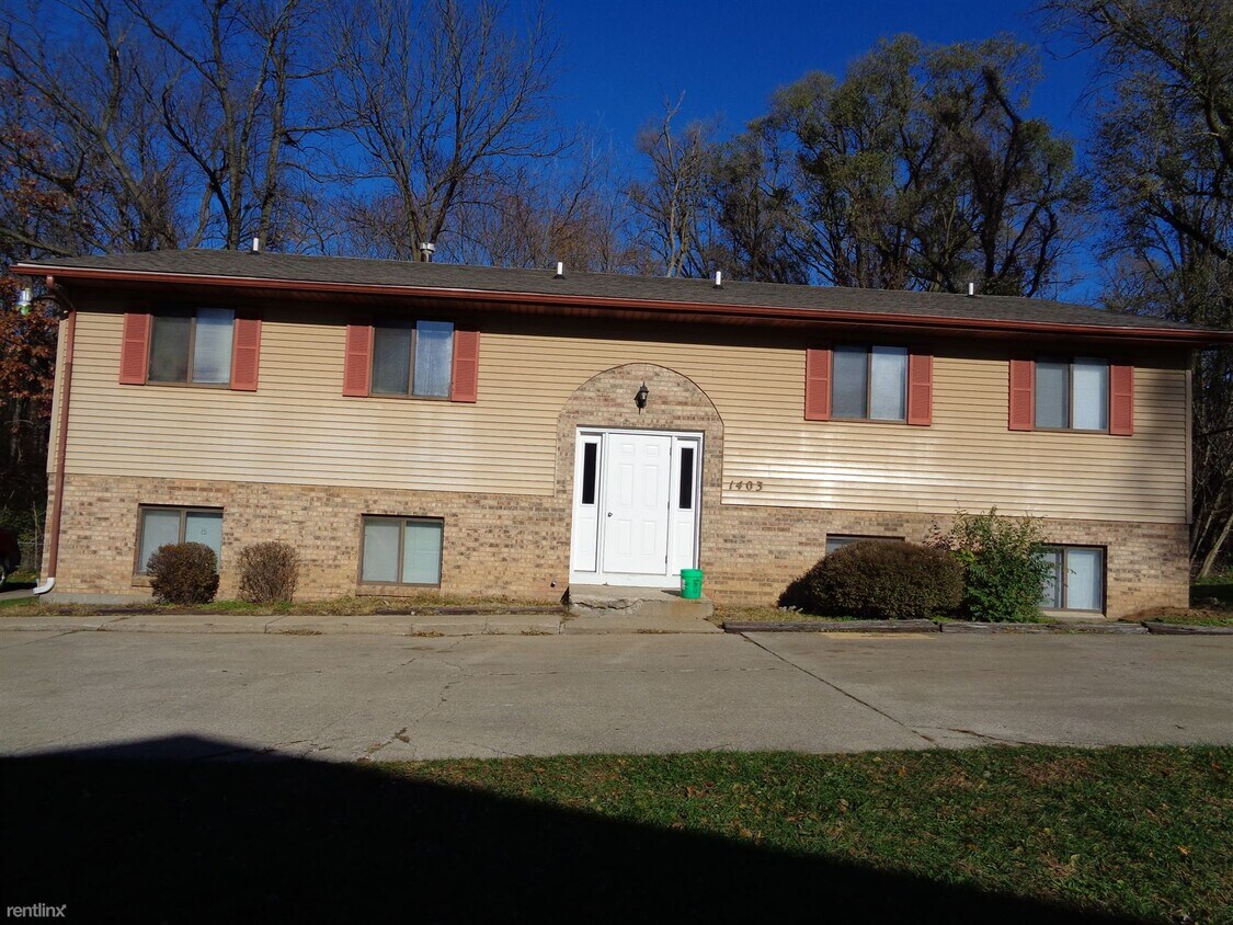 Primary Photo - 2 br, 1 bath 4plex - 1403 Huntington Ave #2