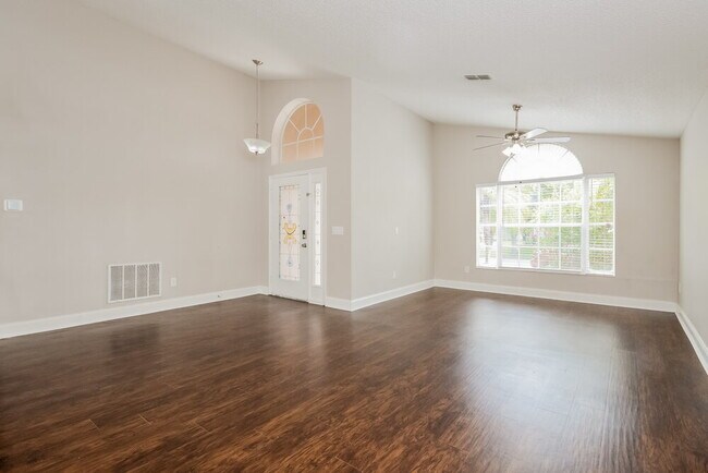 Building Photo - 721 Stonewyk Way