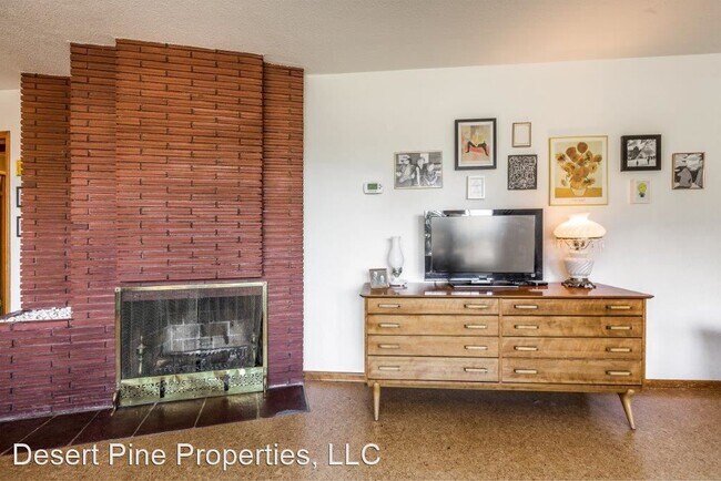 Building Photo - 4 br, 2 bath House - 1214 NW Vicksburg Ave