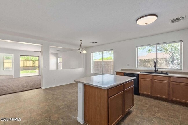 Building Photo - 3221 W Alta Vista Rd