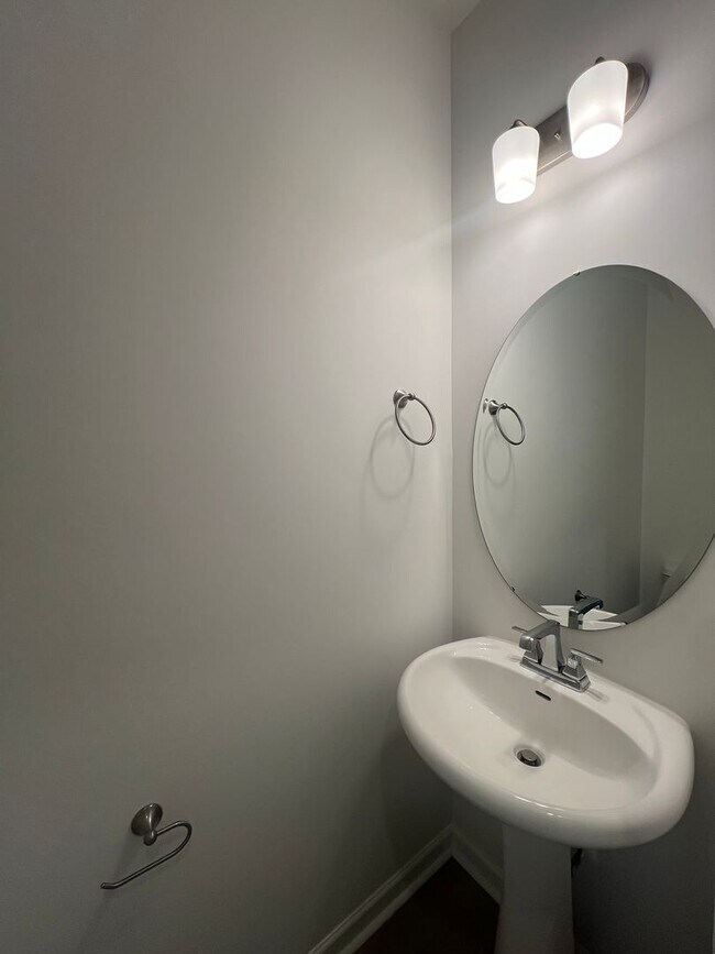 Foto del edificio - Beautiful New Construction in Blakeney Sub...