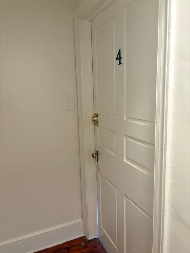 Foto del edificio - Future Rental! 3rd floor apartment near Central Market and all Downtown Amenities!