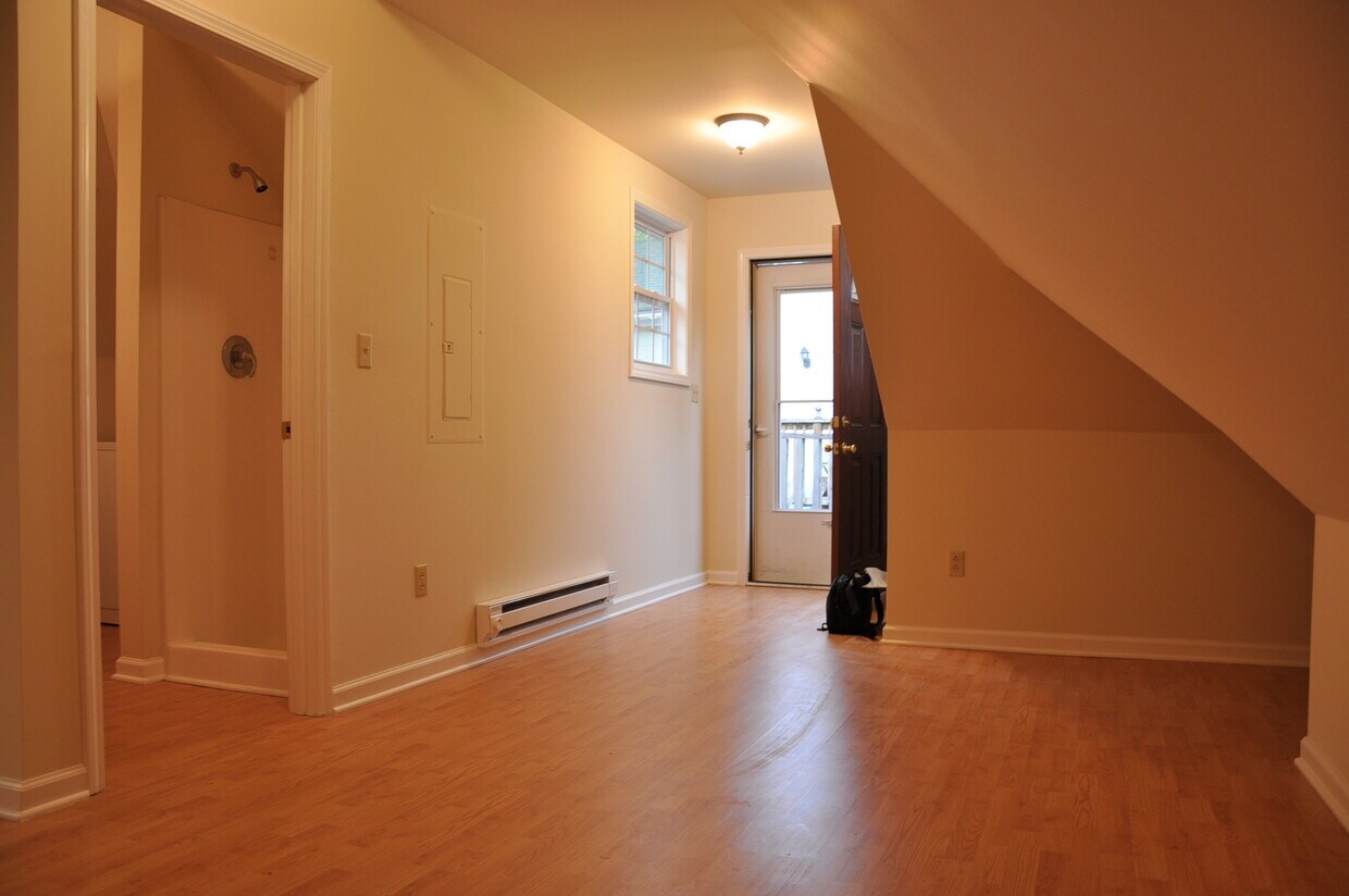 Foto principal - 337 S Broadway Park