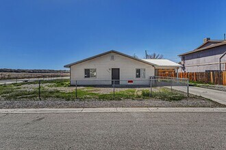 Building Photo - 3249 White Ave