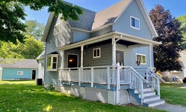 Building Photo - 1359 Oakes St