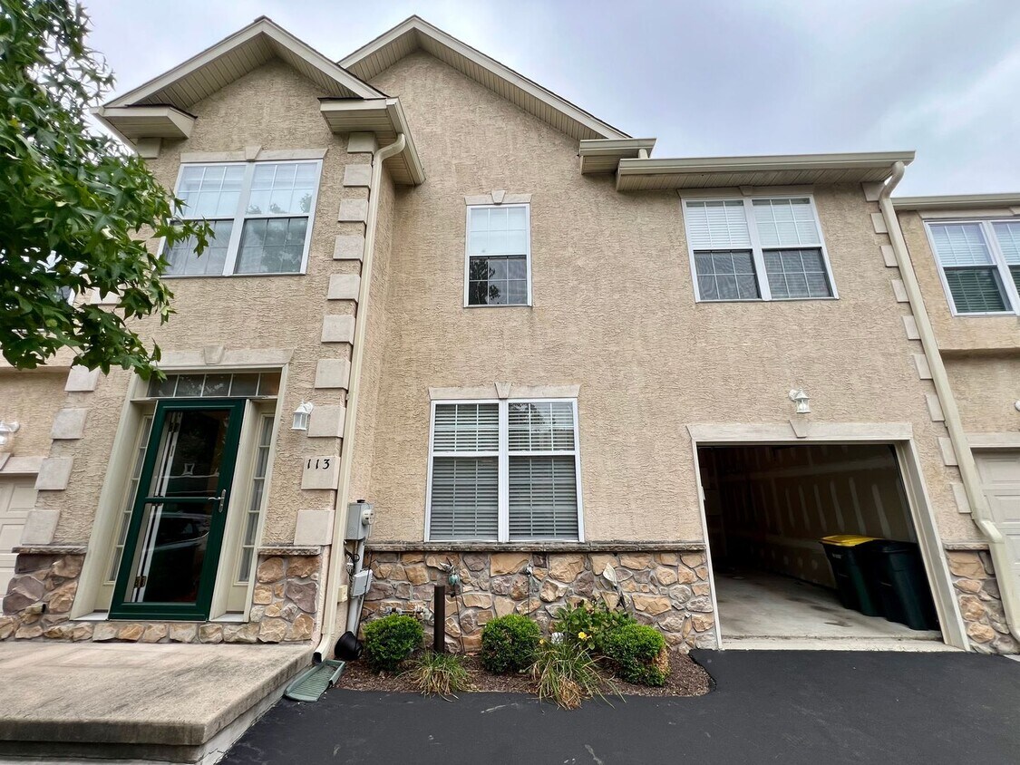 Primary Photo - Stunning 3-Bedroom Townhome with Finished ...