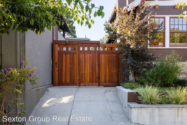 Foto del edificio - 4 br, 2 bath House - 431 CliftonA