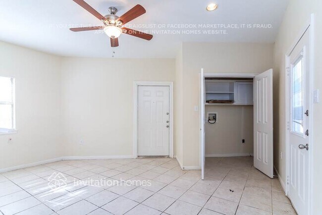 Building Photo - 10482 Twin Circles Dr