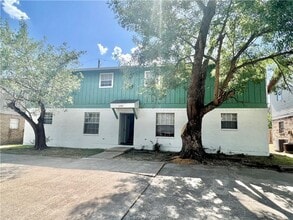 Building Photo - 2402 Jaguar Dr