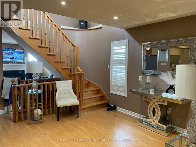 Building Photo - 37 Sylwood Crescent