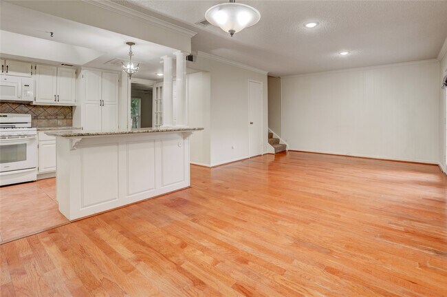 Foto del edificio - 2253 Triway Ln
