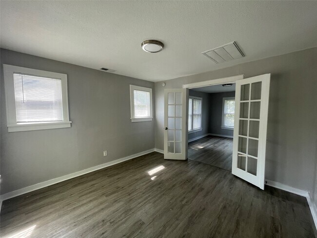 Foto del edificio - 904 Fields St