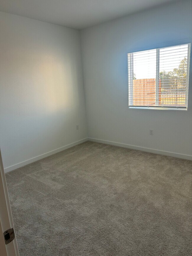 Foto del edificio - 12659 Ironbow Wy