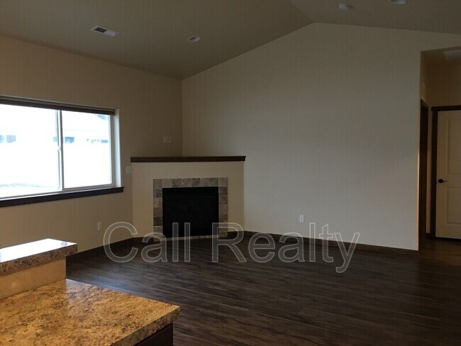Foto del edificio - 4416 E Fairview Ave