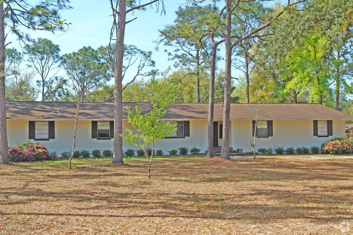 Building Photo - 1705 Fairchild St