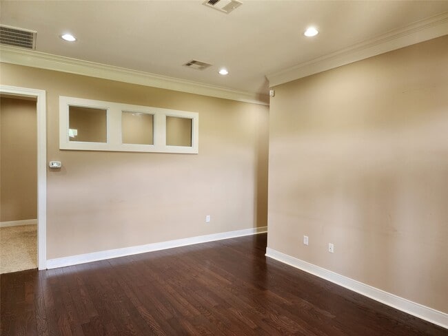 Foto del edificio - 4501 Cartwright Rd