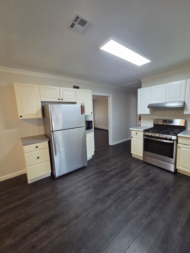Building Photo - 3899 Smith Dr