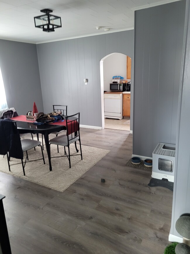 Dinning room - 403 Green St