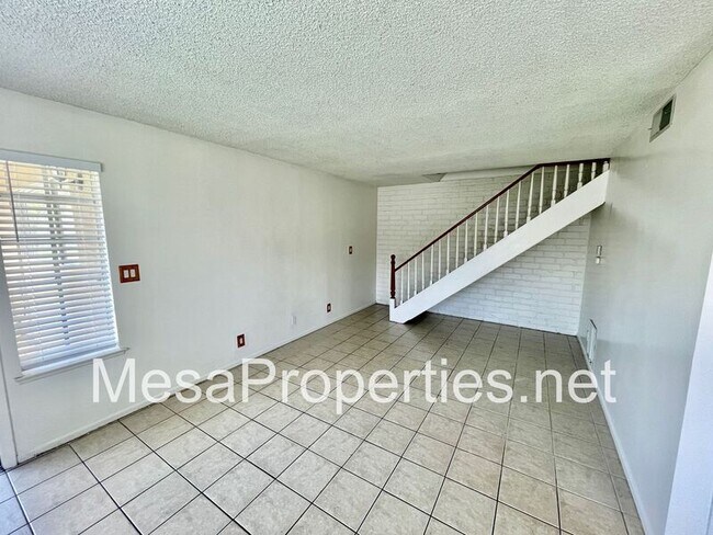 Foto del edificio - 1280 N Avenida de Ln