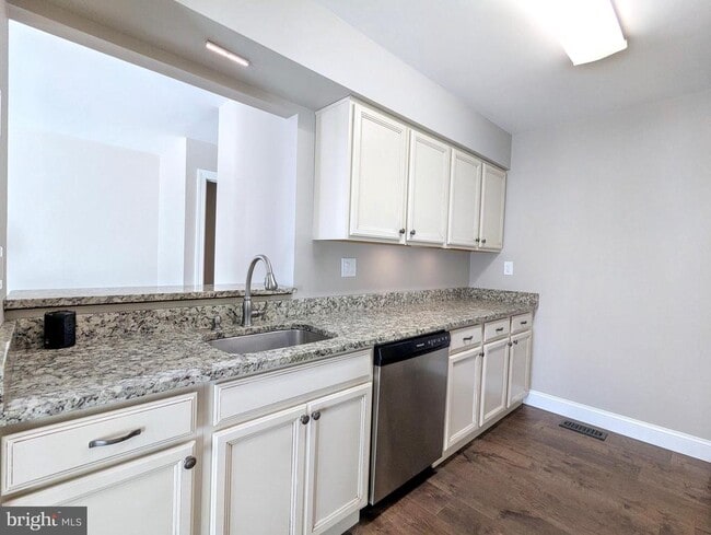 Building Photo - 54 Piccadilly Cir